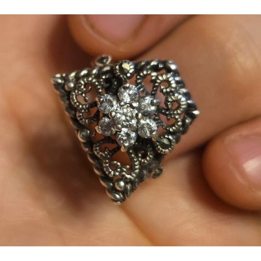 Vintage Sterling Silver Ring Sz 7.5