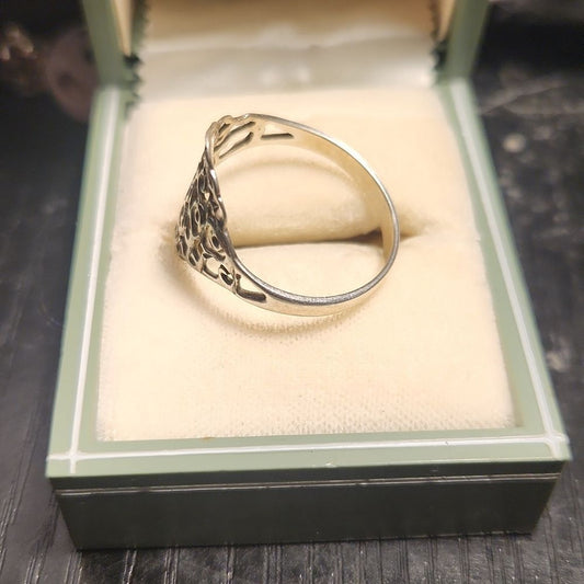 Vintage Sterling Silver Ring Sz 8.5