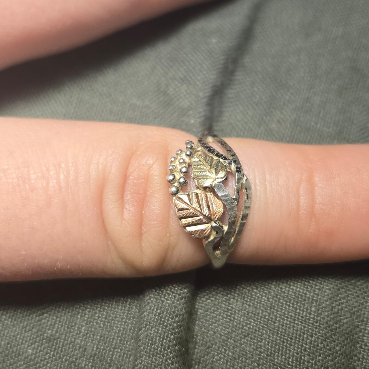 Vintage sterling silver ring sz 7.5