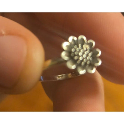 Flower Vintage sterling silver ring sz 5