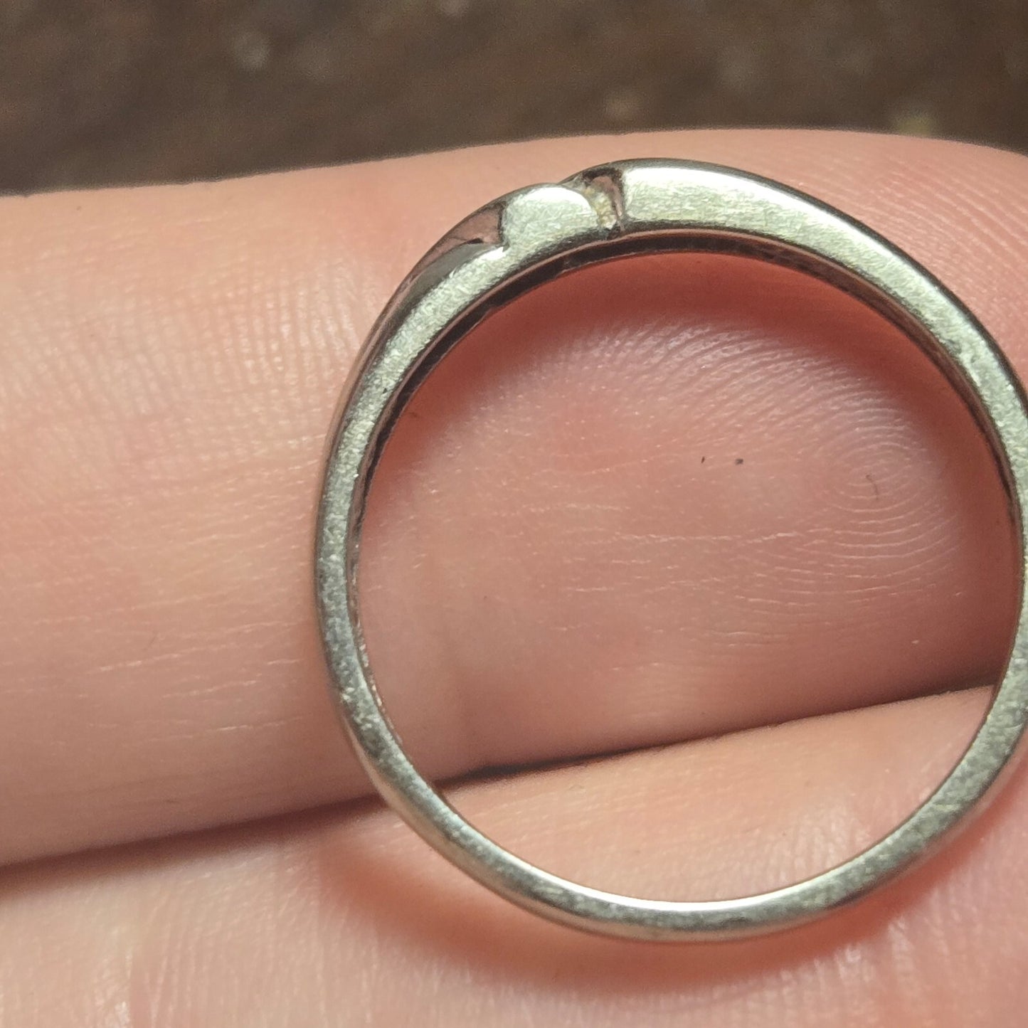 10K White Gold Simple Band Sz 6.5