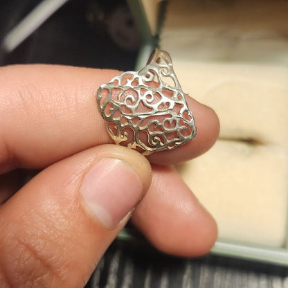 Vintage Sterling Silver Ring Sz 8.5