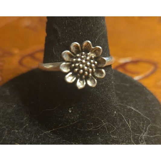 Flower Vintage sterling silver ring sz 5