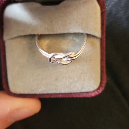LOVERS KNOT Vintage Sterling Silver Ring Sz 7.5