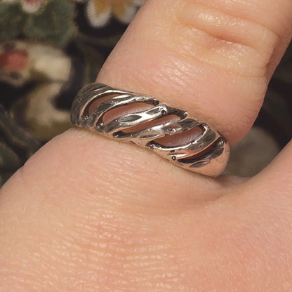 Vintage sterling silver ring sz 7