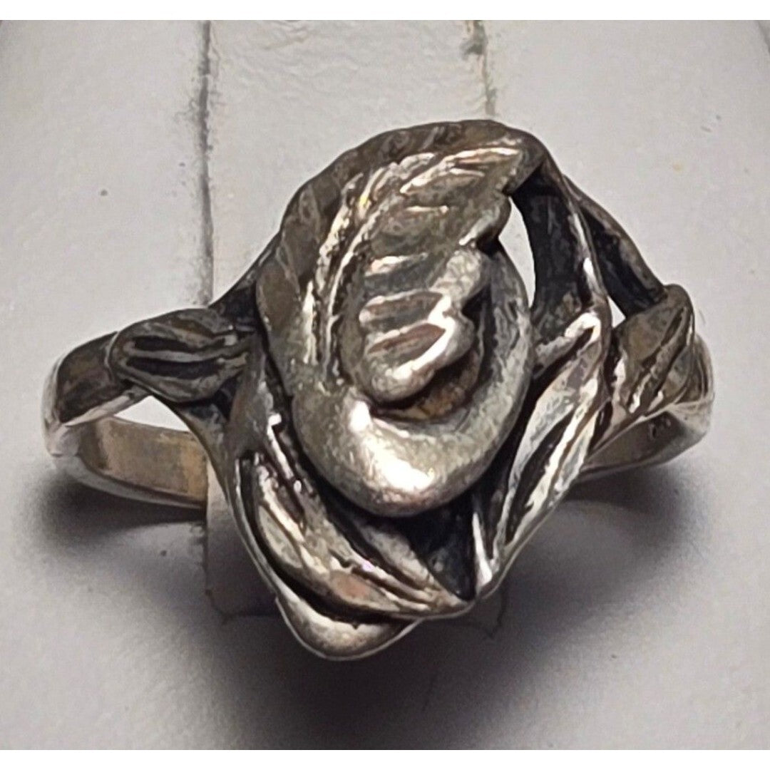 Vintage sterling silver ring sz 6.5
