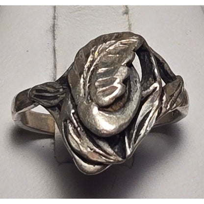 Vintage sterling silver ring sz 6.5