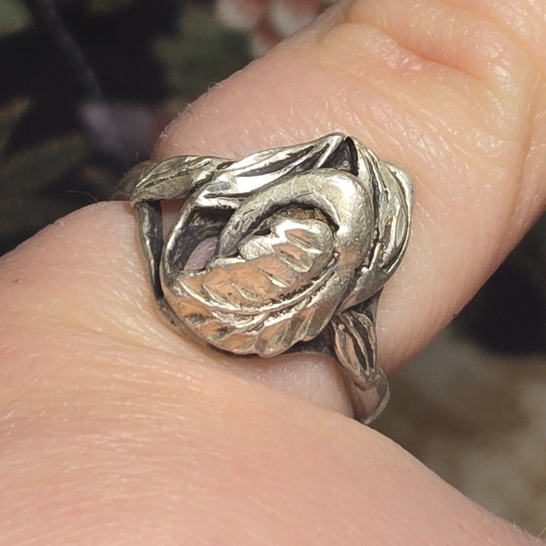 Vintage sterling silver ring sz 6.5