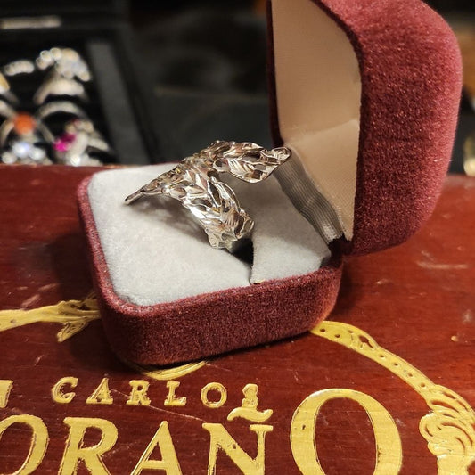 Beautiful Sterling Ring sz 6