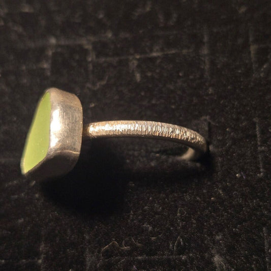 Green Seaglass Vintage sterling silver ring sz 7.5