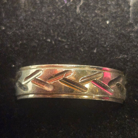 Vintage sterling silver ring sz 8
