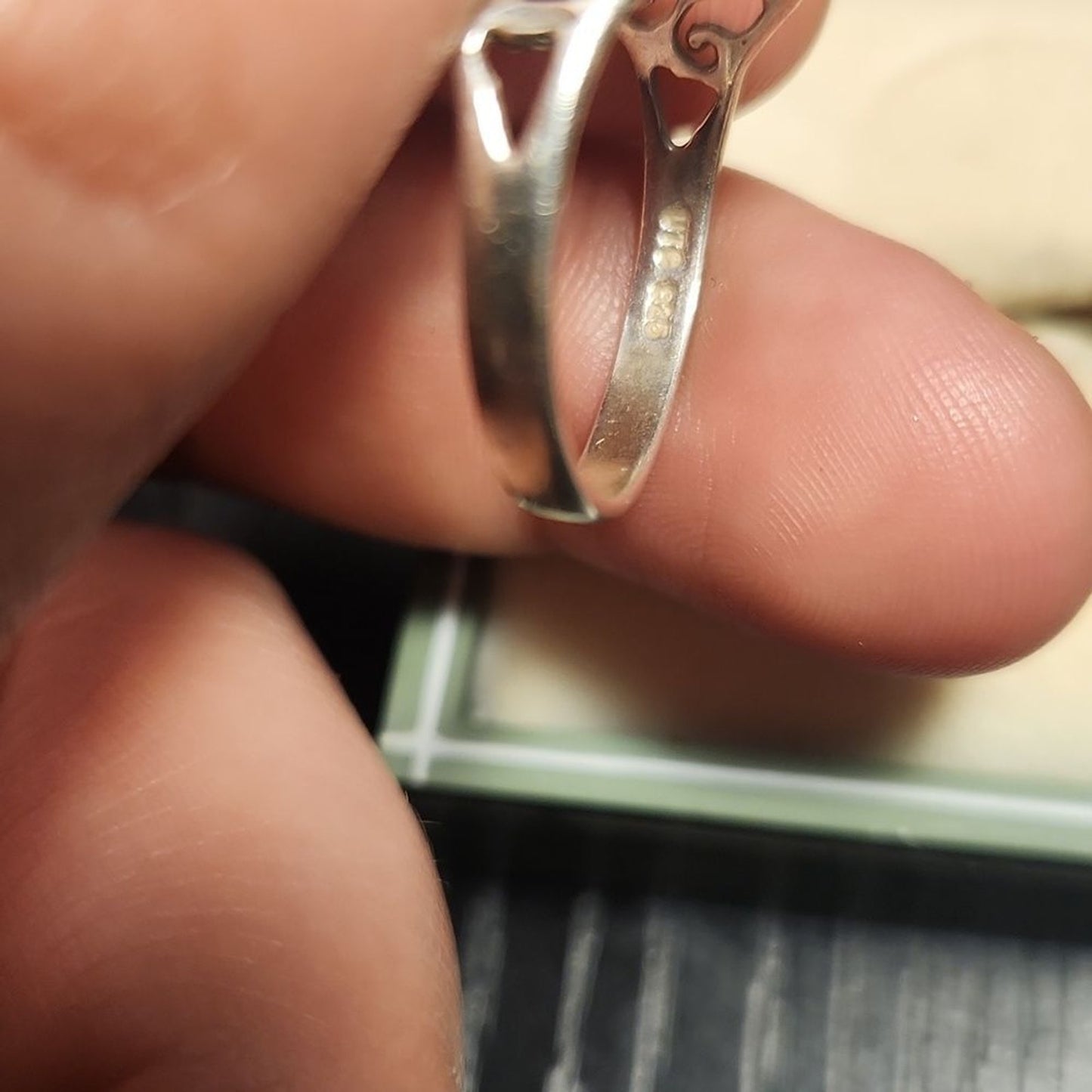 Vintage Sterling Silver Ring Sz 8.5