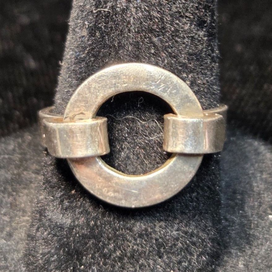 Interesting Circular Design Sterling Ring sz 5
