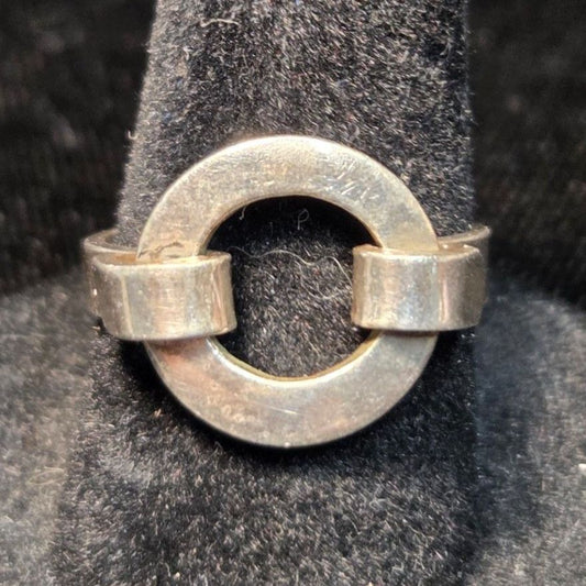 Interesting Circular Design Sterling Ring sz 5