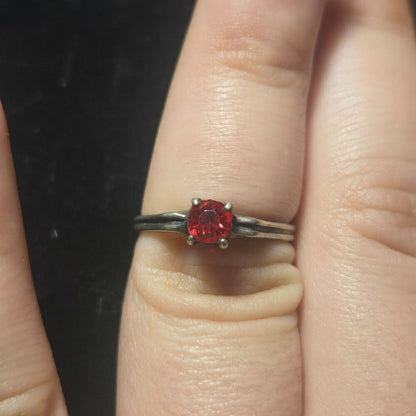 Vintage sterling silver ring sz 7.5