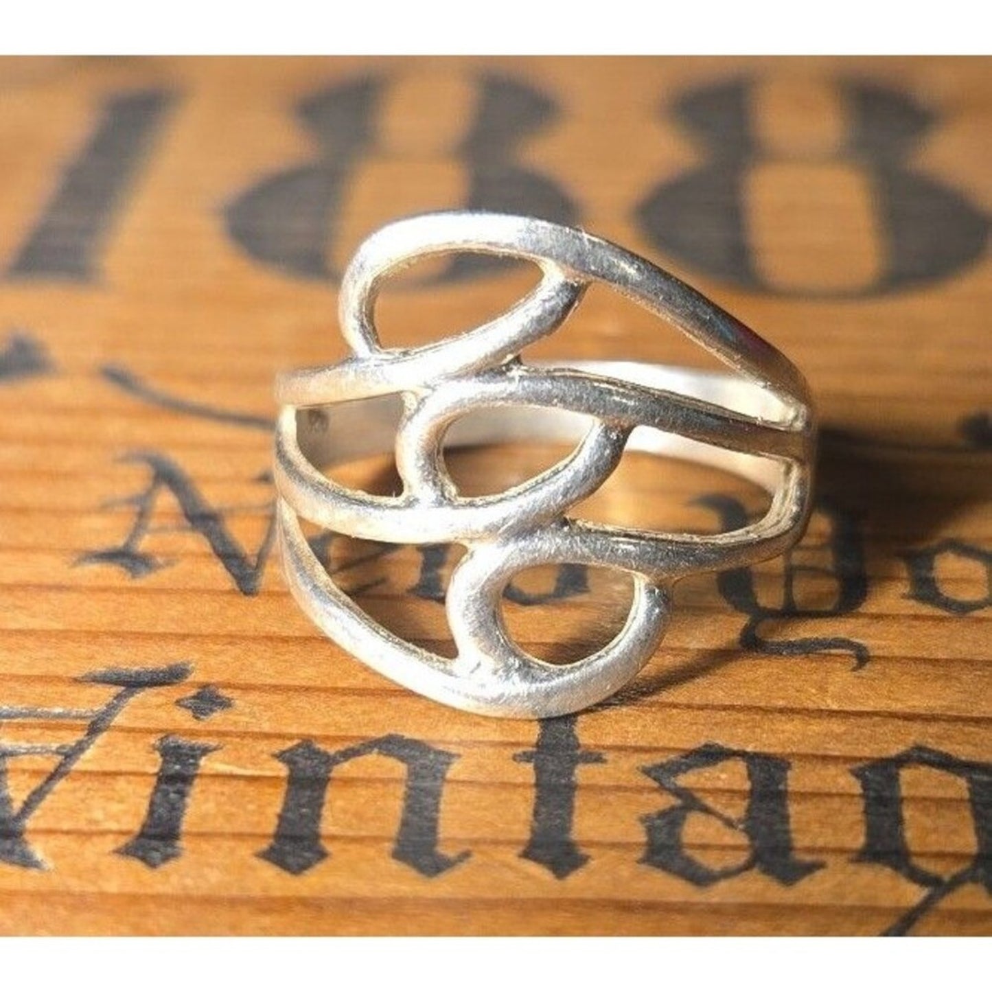 Vintage sterling silver ring sz 7.5