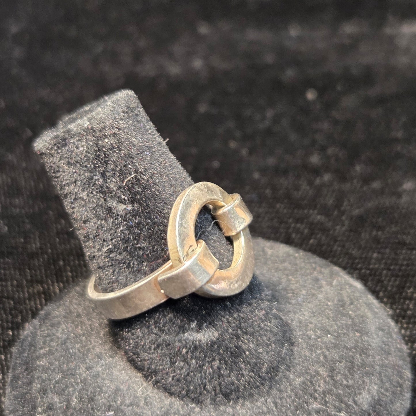 Interesting Circular Design Sterling Ring sz 5