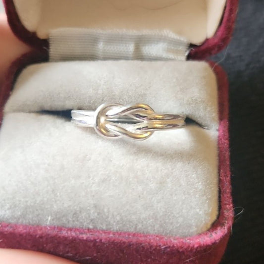 LOVERS KNOT Vintage Sterling Silver Ring Sz 7.5