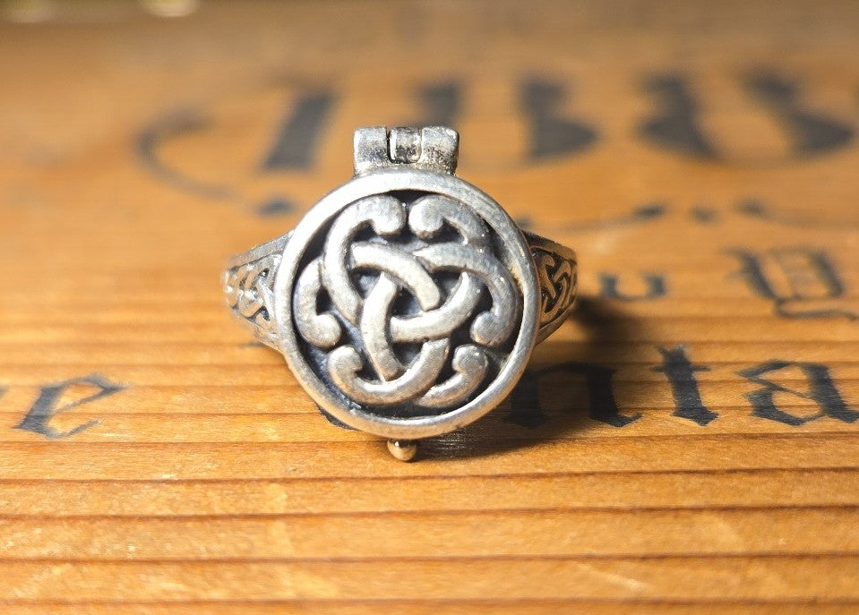 Celtic Poison Ring Vintage sterling silver ring sz 5