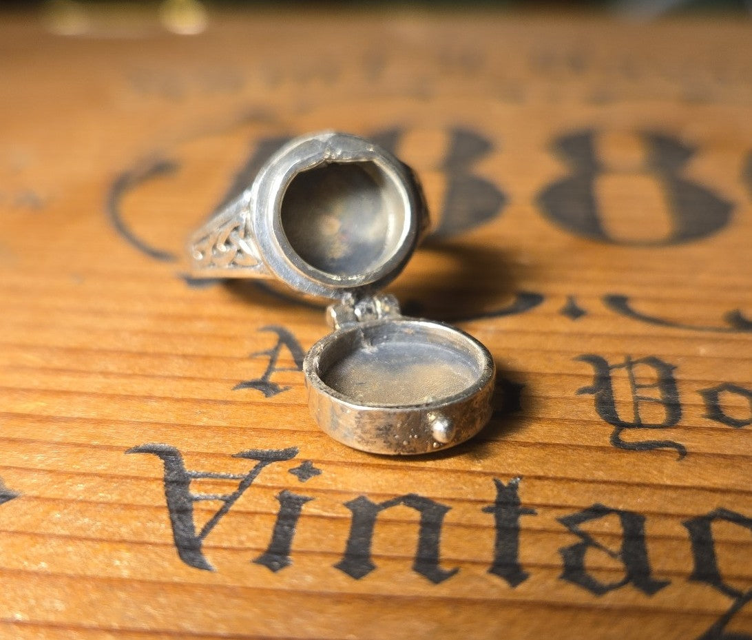 Celtic Poison Ring Vintage sterling silver ring sz 5