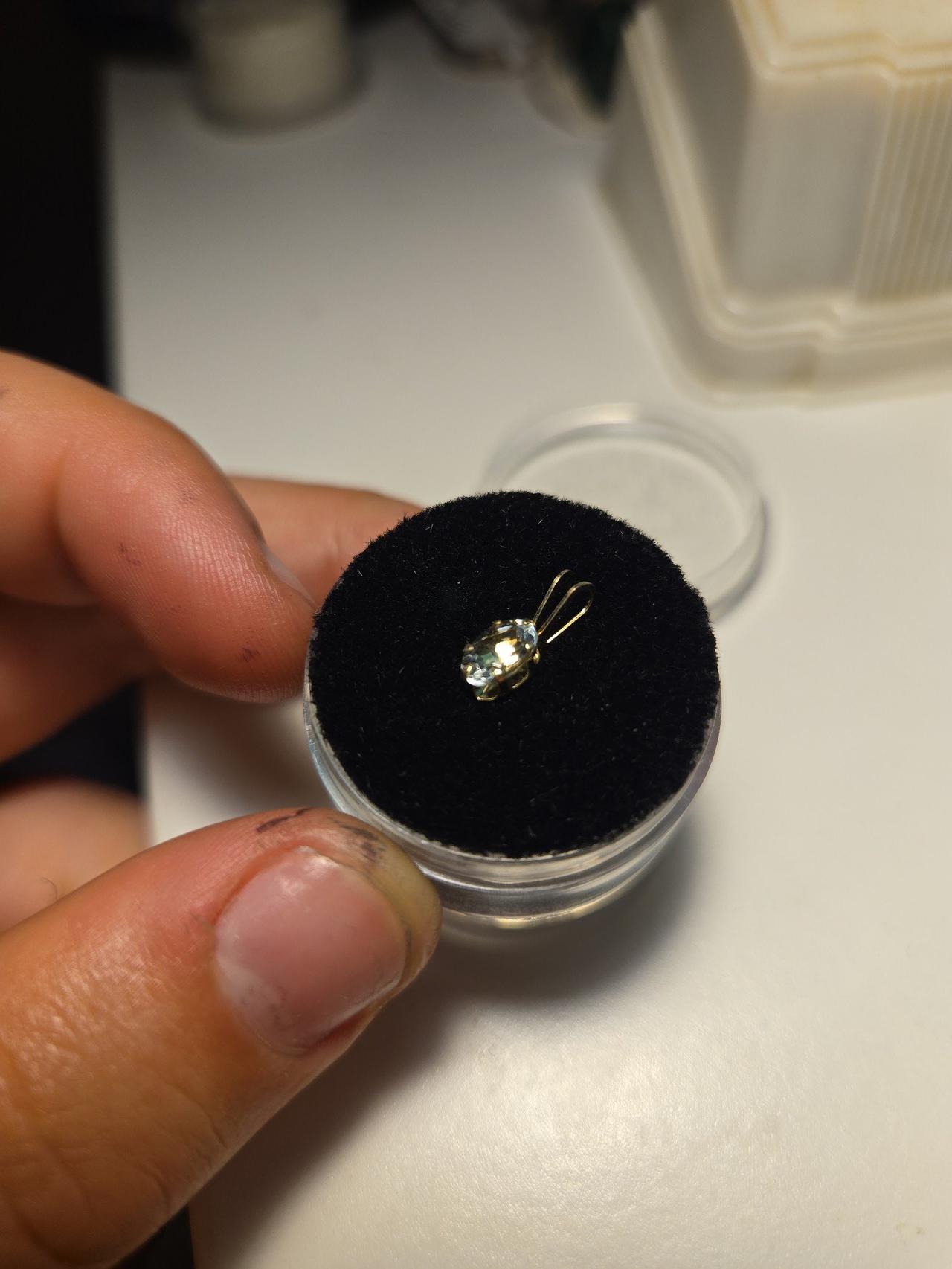 14kt White Zircon Pendant
