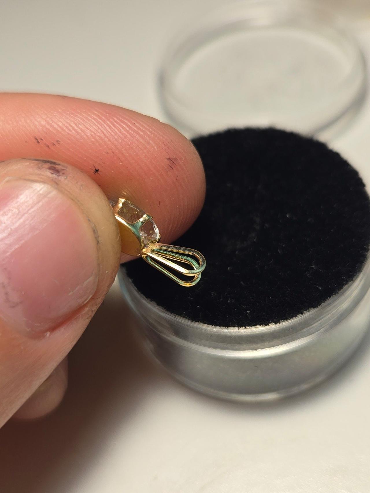 14kt White Zircon Pendant