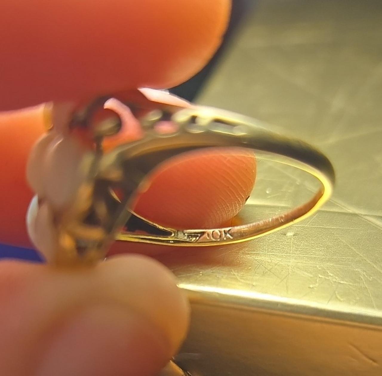 10kt Gold Opal Flower Ring