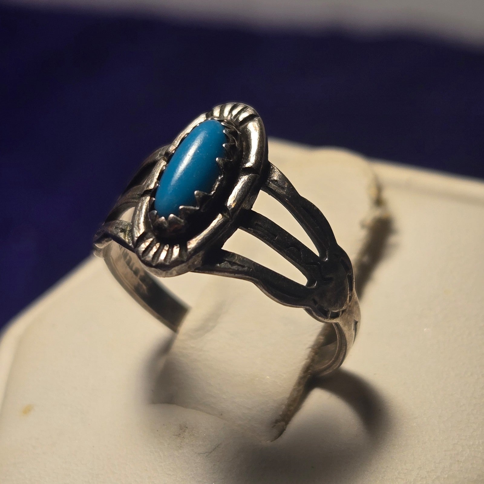 Southwestern Vintage Sterling Silver 925 Ring Sz 4