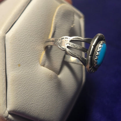 Southwestern Vintage Sterling Silver 925 Ring Sz 4