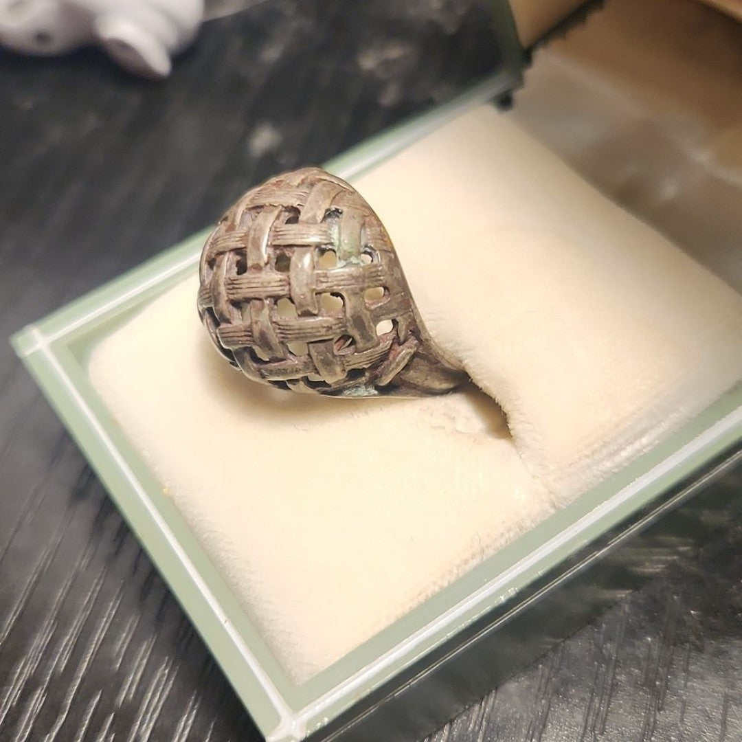 Unique and Old - Vintage Sterling Silver Ring Sz 6