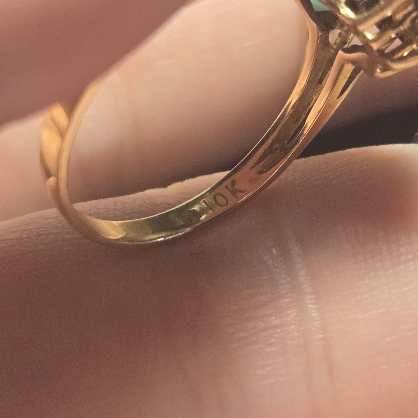 10k Gold Signed Ruby Flower Ring Sz 6.5