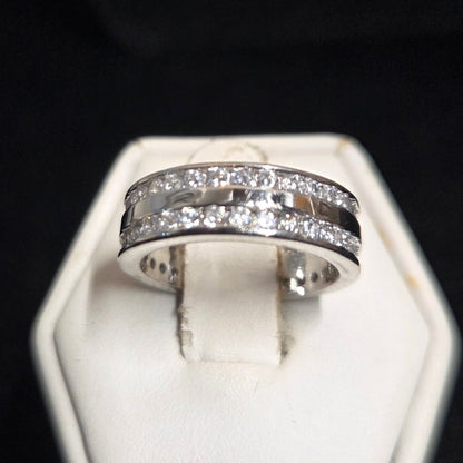 Sparkly White Stone Infinity Ring sz 5.5