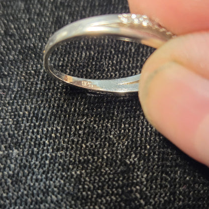 Classic square cut white Stone Sterling Silver Ring sz 8