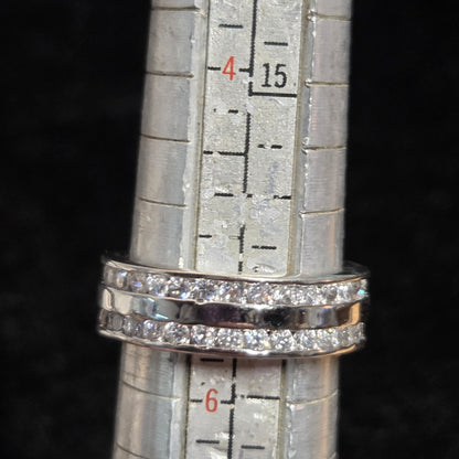 Sparkly White Stone Infinity Ring sz 5.5