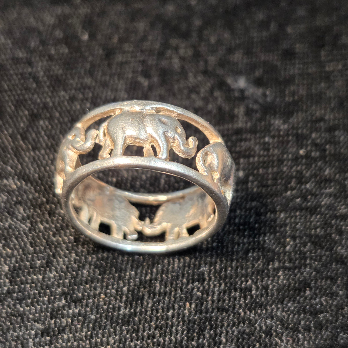 Cute Sterling Silver Elephant Ring sz 7.5